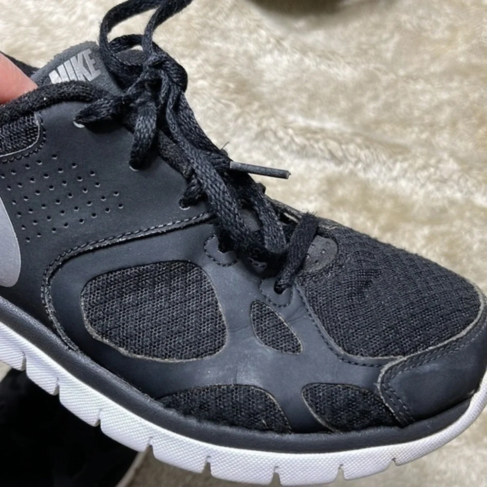 Nike unisex kids sneakers ers size 7.5‎